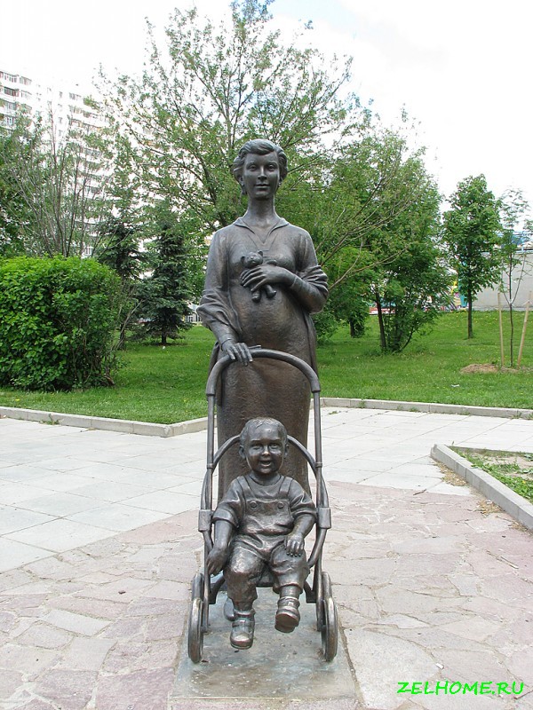 зеленоград фото - Памятник матери с ребенком