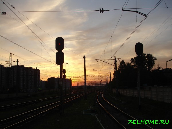 зеленоград фото - Закат солнца на платформе Крюково