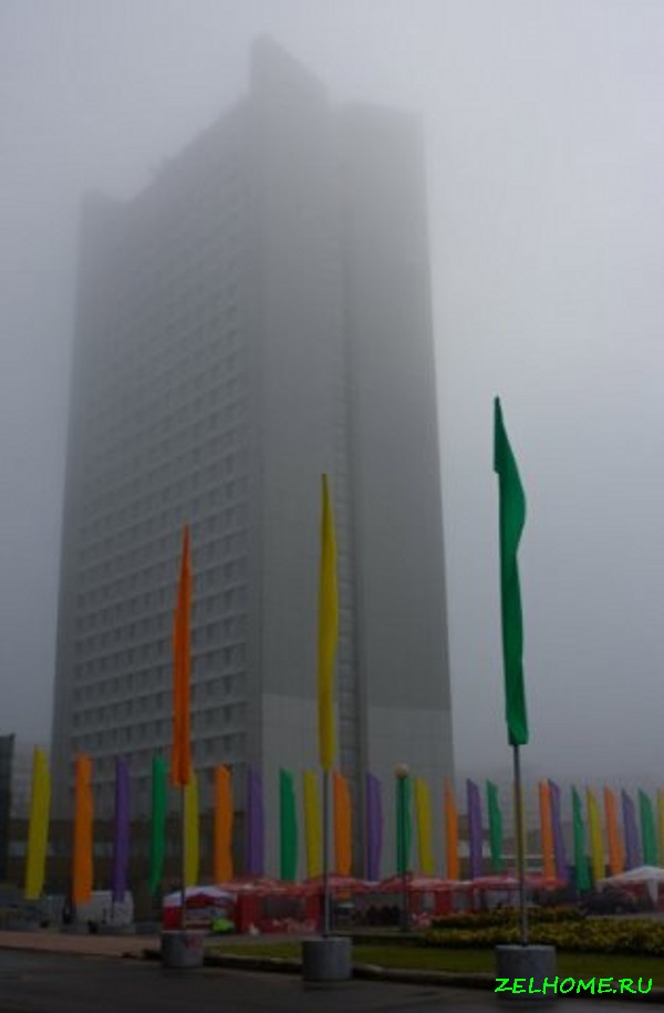 зеленоград фото - Бизнес центр в тумане
