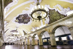 станция метро комсомольская